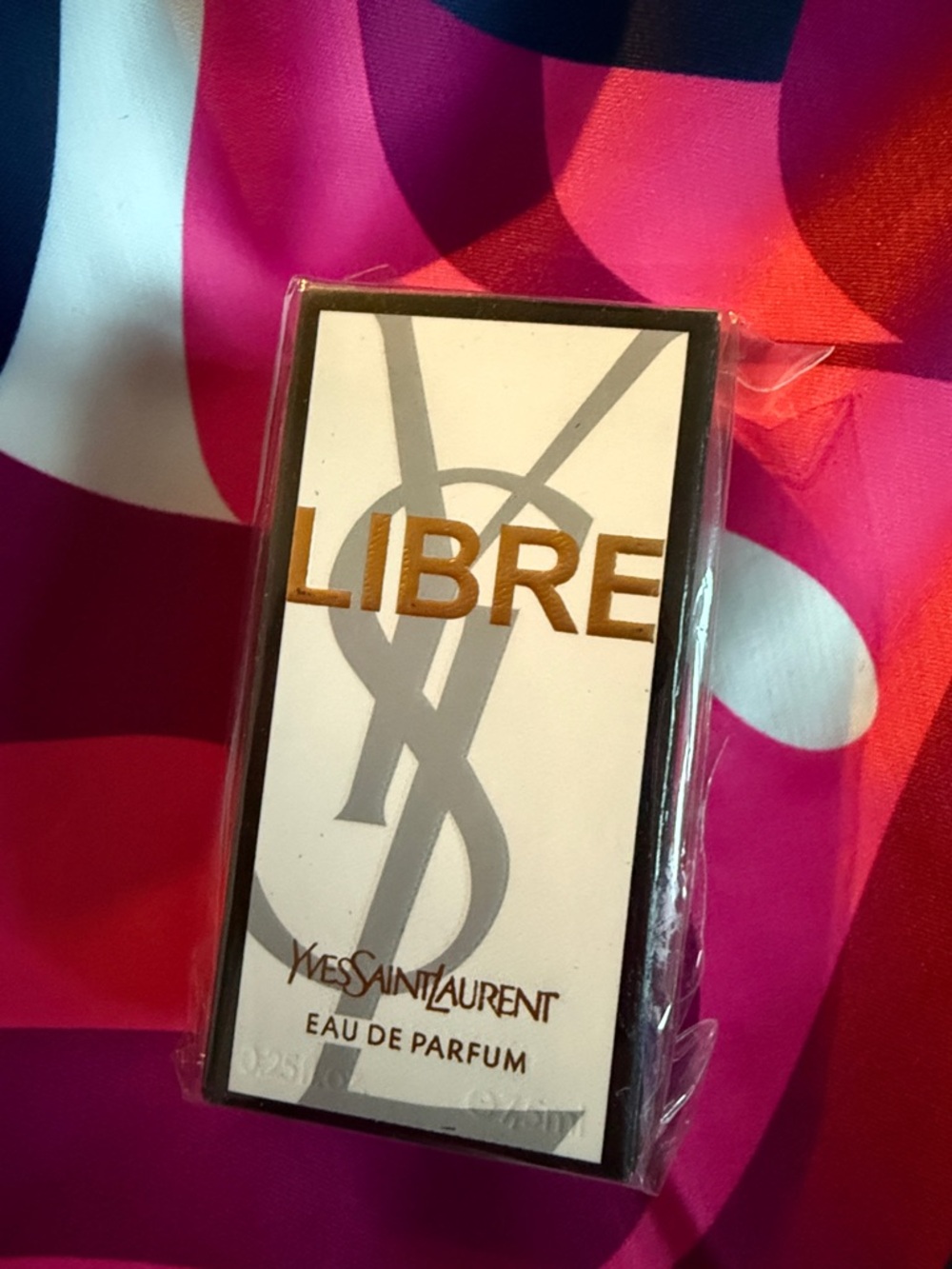 Yves Saint Laurent Libre Eau de Parfum – White & Gold Accent